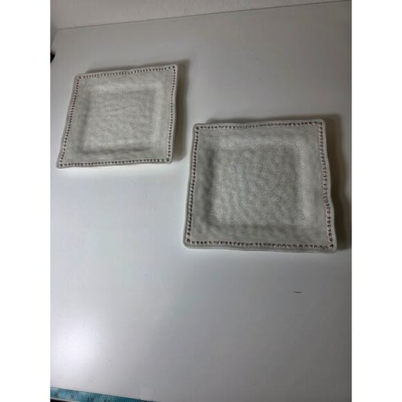 Set of 2 SECRET CELEBRITY Off White Textured Melamine Luncheon Plate 9" - Picture 2 of 7
